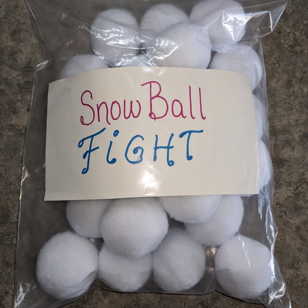 SNOWBALL FIGHT 24 Soft Snowballs for Winter Fun!